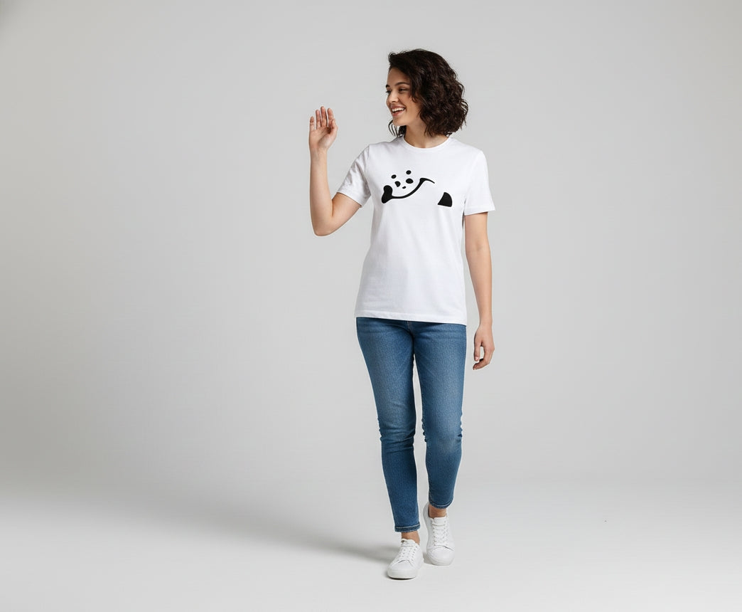Casual Crew Neck Tee featuring Minimalist Bear Art